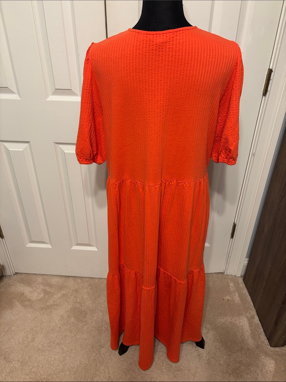 Boden Jersey Seersucker Tiered Plus Dress - Picture 7 of 9